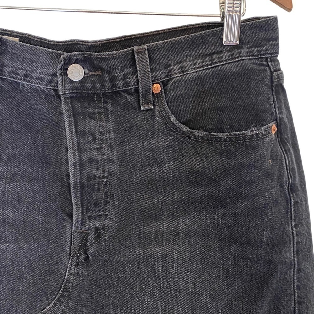 LEVI'S Deconstructed Washed Black Cutoff Denim Mini Skirt - Picture 6 of 12